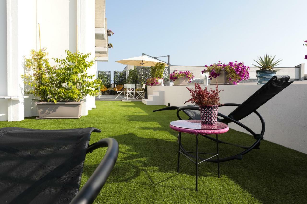 Sunseeker - 80 Mq Di Terrazzo Da Sogno Дезенцано-дель-Гарда Экстерьер фото